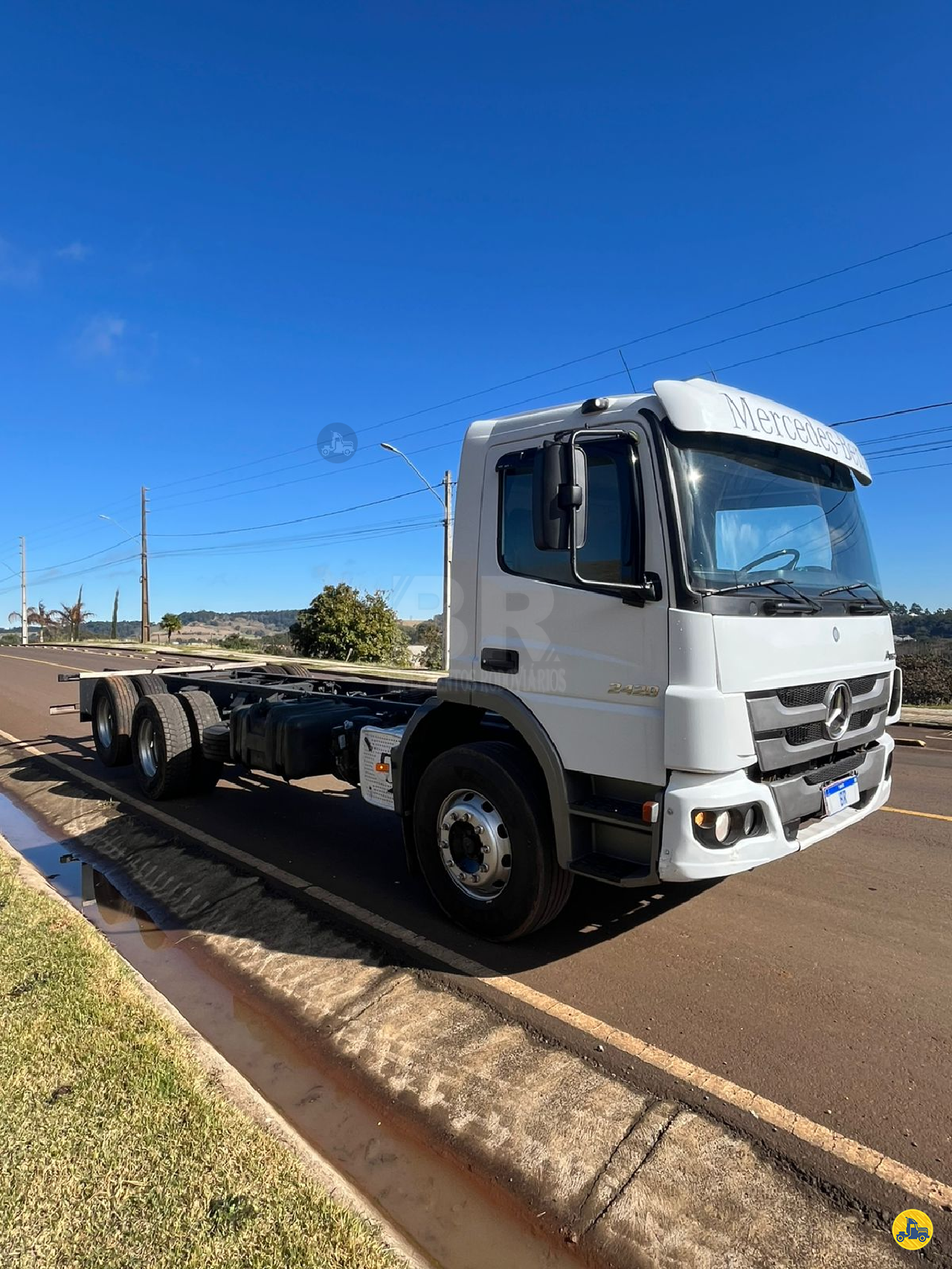 CAMINHAO MERCEDES-BENZ MB 2429 Silo Truck 6x2 BR Implementos - NOMA  CORDILHEIRA ALTA SANTA CATARINA SC